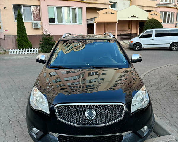 Черный Cанг Йонг Корандо, объемом двигателя 2 л и пробегом 265 тыс. км за 7700 $, фото 1 на Automoto.ua