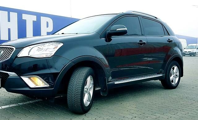 Чорний Cанг Йонг Korando, об'ємом двигуна 2 л та пробігом 90 тис. км за 11900 $, фото 1 на Automoto.ua