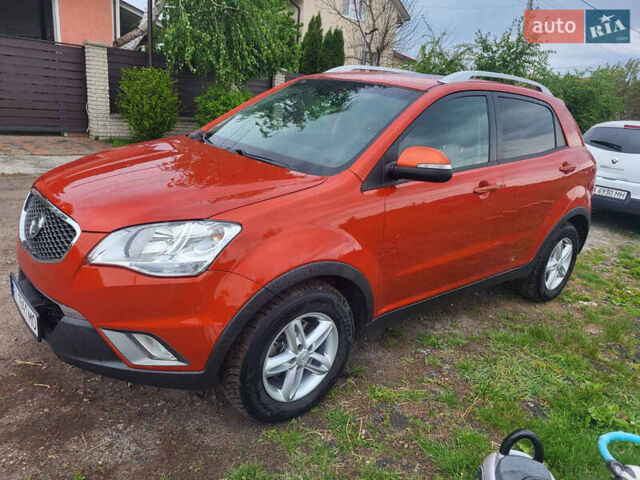 Червоний Cанг Йонг Korando, об'ємом двигуна 2 л та пробігом 107 тис. км за 9300 $, фото 1 на Automoto.ua