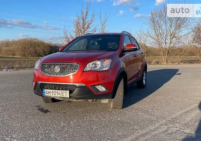 Червоний Cанг Йонг Korando, об'ємом двигуна 2 л та пробігом 207 тис. км за 9500 $, фото 1 на Automoto.ua