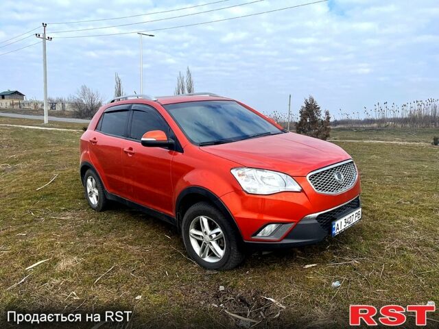 Червоний Cанг Йонг Korando, об'ємом двигуна 2 л та пробігом 145 тис. км за 10500 $, фото 1 на Automoto.ua