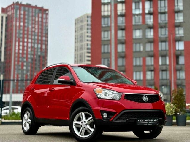 Красный Cанг Йонг Корандо, объемом двигателя 2 л и пробегом 215 тыс. км за 11800 $, фото 1 на Automoto.ua