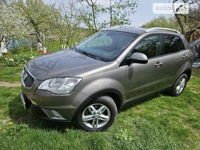 Сірий Cанг Йонг Korando, об'ємом двигуна 2 л та пробігом 123 тис. км за 9300 $, фото 1 на Automoto.ua