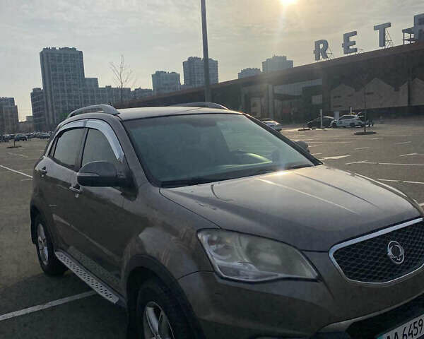 Сірий Cанг Йонг Korando, об'ємом двигуна 2 л та пробігом 70 тис. км за 8000 $, фото 1 на Automoto.ua
