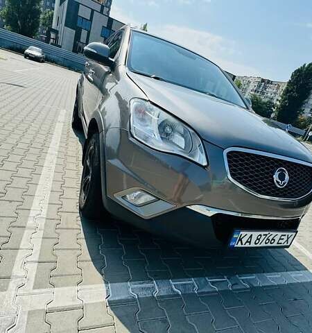 Серый Cанг Йонг Корандо, объемом двигателя 2 л и пробегом 208 тыс. км за 7500 $, фото 1 на Automoto.ua