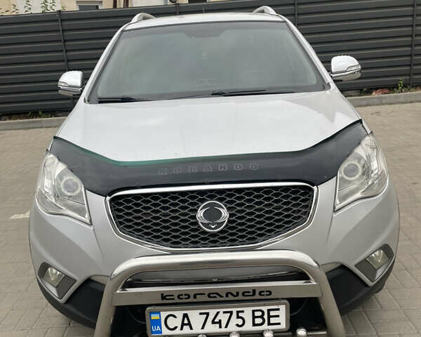 Сірий Cанг Йонг Korando, об'ємом двигуна 2 л та пробігом 337 тис. км за 7000 $, фото 1 на Automoto.ua