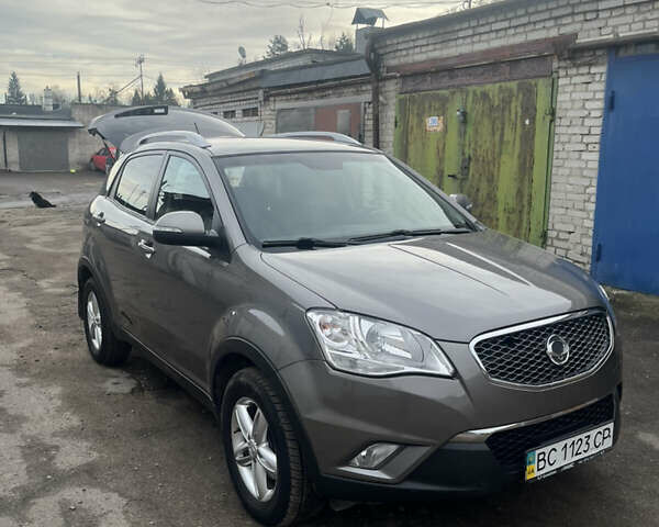 Сірий Cанг Йонг Korando, об'ємом двигуна 2 л та пробігом 80 тис. км за 10000 $, фото 1 на Automoto.ua