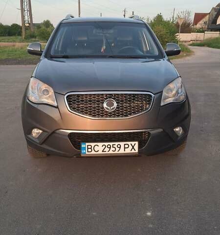 Сірий Cанг Йонг Korando, об'ємом двигуна 2 л та пробігом 208 тис. км за 9100 $, фото 1 на Automoto.ua