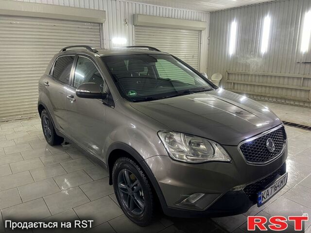 Серый Cанг Йонг Корандо, объемом двигателя 2 л и пробегом 257 тыс. км за 7700 $, фото 1 на Automoto.ua