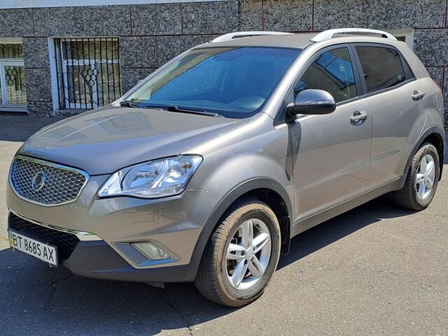 Сірий Cанг Йонг Korando, об'ємом двигуна 2 л та пробігом 106 тис. км за 8000 $, фото 1 на Automoto.ua
