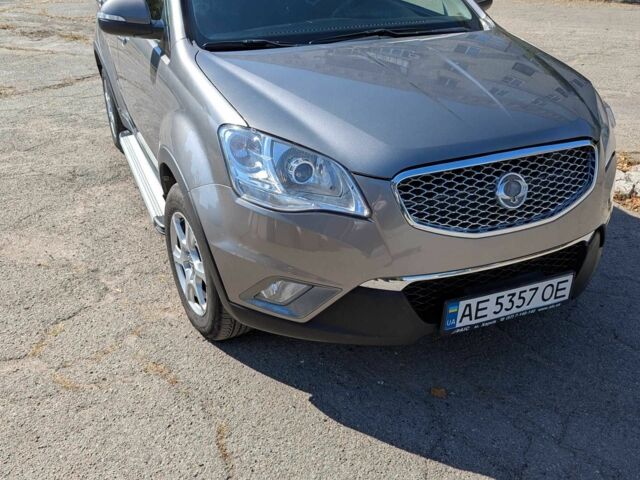 Сірий Cанг Йонг Korando, об'ємом двигуна 2 л та пробігом 158 тис. км за 11000 $, фото 1 на Automoto.ua