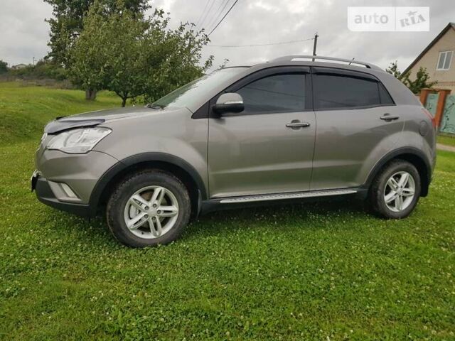 Сірий Cанг Йонг Korando, об'ємом двигуна 2 л та пробігом 129 тис. км за 9500 $, фото 1 на Automoto.ua