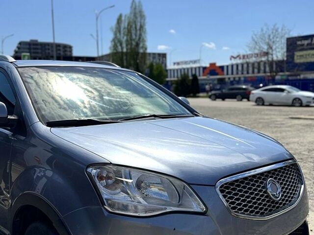 Cанг Йонг Korando 2012 у Ужгороді на Automoto.ua Сірий Cанг Йонг Korando, об'ємом двигуна 2 л та пробігом 162 тис. км за 9000 $, фото 1 на Automoto.ua