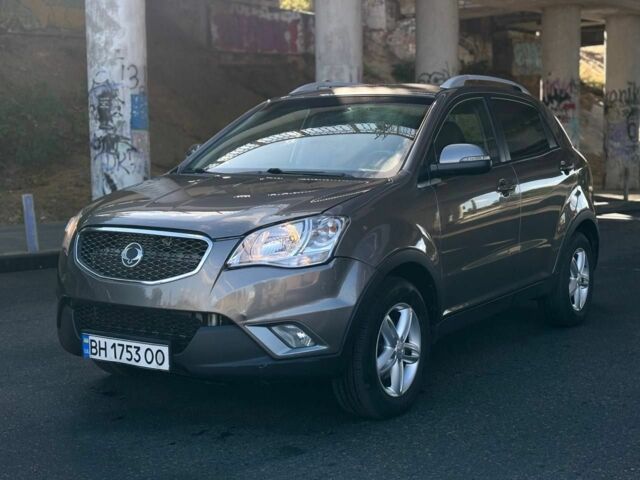 Сірий Cанг Йонг Korando, об'ємом двигуна 2 л та пробігом 193 тис. км за 6500 $, фото 1 на Automoto.ua