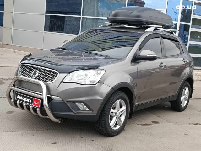 Сірий Cанг Йонг Korando, об'ємом двигуна 2 л та пробігом 130 тис. км за 10590 $, фото 1 на Automoto.ua