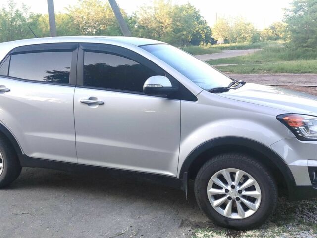 Сірий Cанг Йонг Korando, об'ємом двигуна 2 л та пробігом 150 тис. км за 9500 $, фото 1 на Automoto.ua