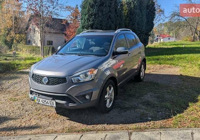 Серый Cанг Йонг Корандо, объемом двигателя 2 л и пробегом 105 тыс. км за 10900 $, фото 1 на Automoto.ua