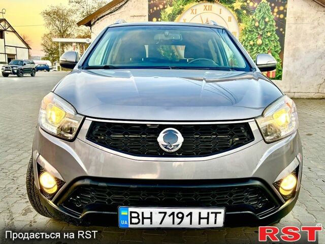 Сірий Cанг Йонг Korando, об'ємом двигуна 2 л та пробігом 130 тис. км за 9999 $, фото 1 на Automoto.ua