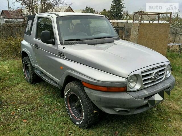 Сірий Cанг Йонг Korando, об'ємом двигуна 2.9 л та пробігом 170 тис. км за 10500 $, фото 1 на Automoto.ua