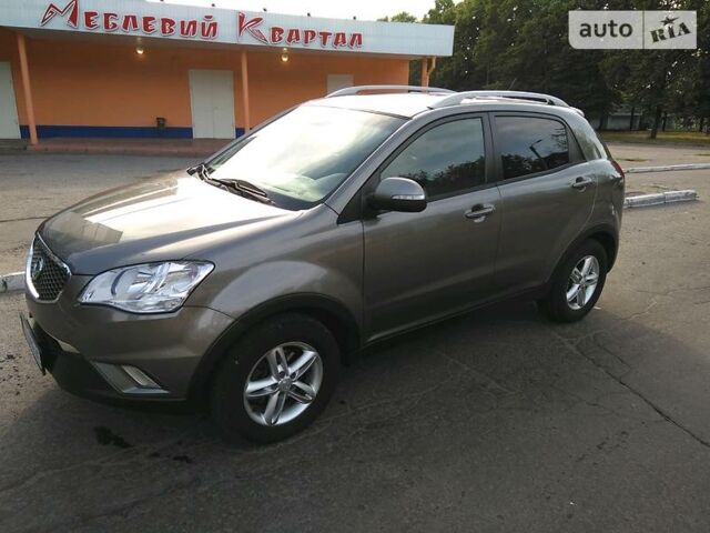 Сірий Cанг Йонг Korando, об'ємом двигуна 2 л та пробігом 150 тис. км за 10900 $, фото 1 на Automoto.ua