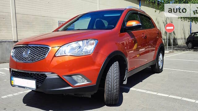 Помаранчевий Cанг Йонг Korando, об'ємом двигуна 2 л та пробігом 124 тис. км за 10990 $, фото 1 на Automoto.ua