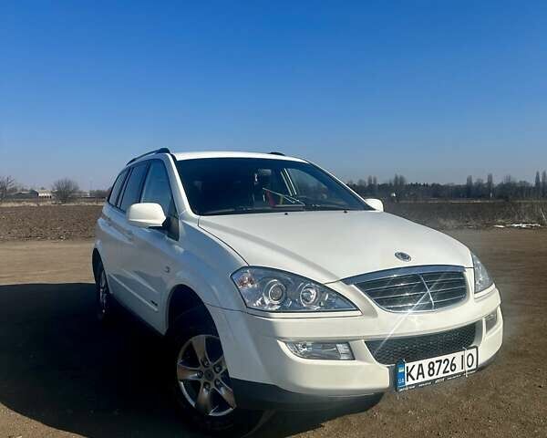 Белый Cанг Йонг Кирон, объемом двигателя 2.3 л и пробегом 124 тыс. км за 7300 $, фото 1 на Automoto.ua