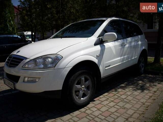 Белый Cанг Йонг Кирон, объемом двигателя 2 л и пробегом 168 тыс. км за 8999 $, фото 1 на Automoto.ua