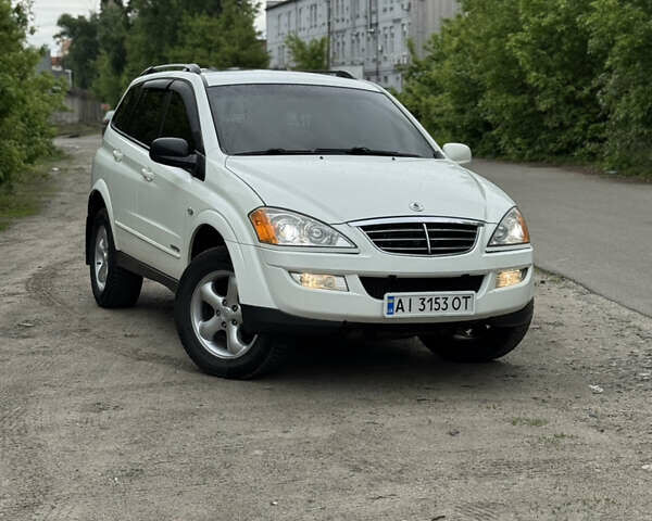 Белый Cанг Йонг Кирон, объемом двигателя 2 л и пробегом 220 тыс. км за 6500 $, фото 1 на Automoto.ua