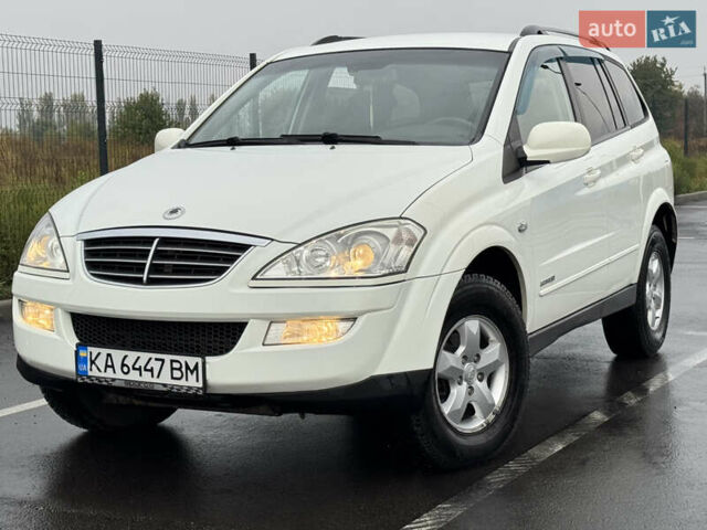 Белый Cанг Йонг Кирон, объемом двигателя 2 л и пробегом 162 тыс. км за 8500 $, фото 1 на Automoto.ua