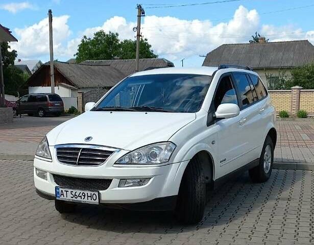 Белый Cанг Йонг Кирон, объемом двигателя 2 л и пробегом 155 тыс. км за 6600 $, фото 1 на Automoto.ua