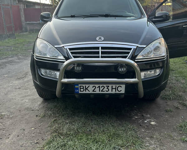 Чорний Cанг Йонг Kyron, об'ємом двигуна 2 л та пробігом 200 тис. км за 8000 $, фото 1 на Automoto.ua