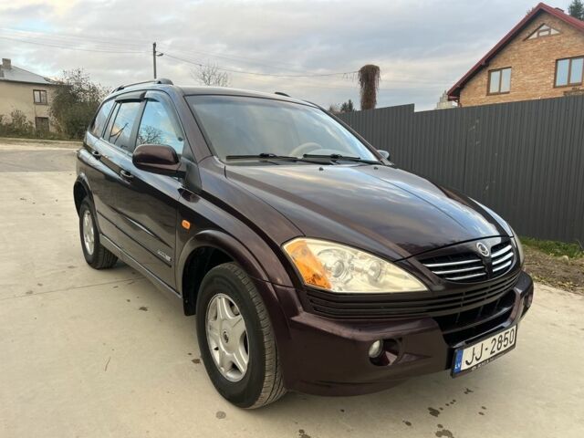 Коричневий Cанг Йонг Kyron, об'ємом двигуна 2 л та пробігом 310 тис. км за 3700 $, фото 1 на Automoto.ua