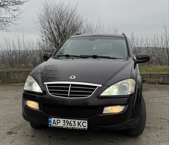 Красный Cанг Йонг Кирон, объемом двигателя 2 л и пробегом 350 тыс. км за 6400 $, фото 1 на Automoto.ua