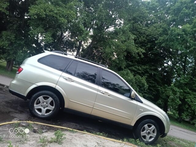 Желтый Cанг Йонг Кирон, объемом двигателя 2 л и пробегом 350 тыс. км за 7000 $, фото 1 на Automoto.ua