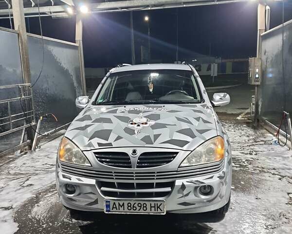 Серый Cанг Йонг Кирон, объемом двигателя 2 л и пробегом 200 тыс. км за 7200 $, фото 1 на Automoto.ua