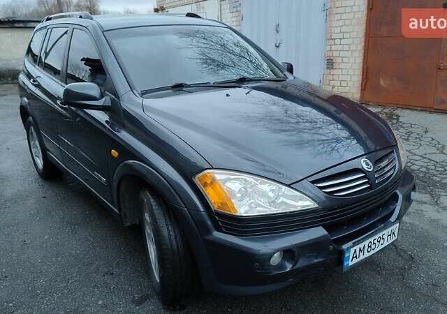 Сірий Cанг Йонг Kyron, об'ємом двигуна 2 л та пробігом 289 тис. км за 4999 $, фото 1 на Automoto.ua