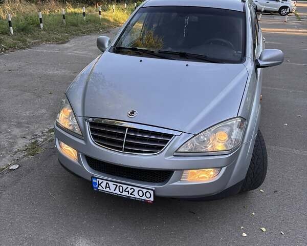 Сірий Cанг Йонг Kyron, об'ємом двигуна 2 л та пробігом 339 тис. км за 5250 $, фото 1 на Automoto.ua