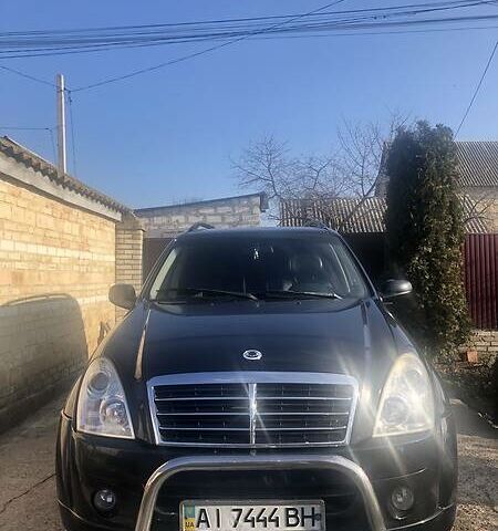 Чорний Cанг Йонг Rexton II, об'ємом двигуна 2.7 л та пробігом 203 тис. км за 7500 $, фото 1 на Automoto.ua