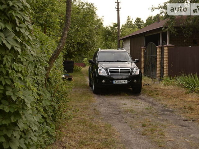 Чорний Cанг Йонг Rexton II, об'ємом двигуна 2.7 л та пробігом 150 тис. км за 11700 $, фото 1 на Automoto.ua