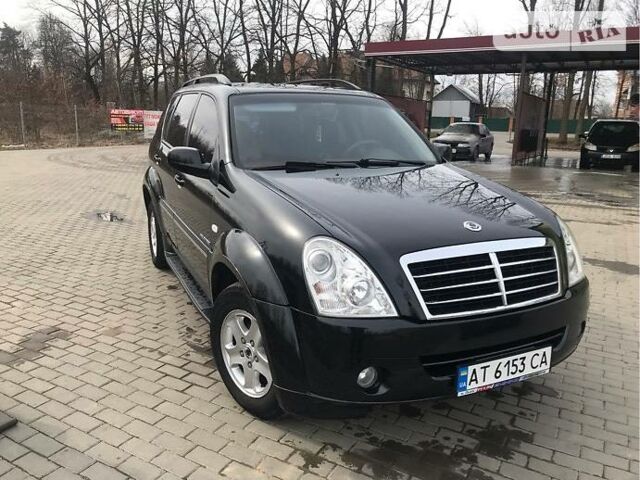 Чорний Cанг Йонг Rexton II, об'ємом двигуна 2.7 л та пробігом 191 тис. км за 8950 $, фото 1 на Automoto.ua