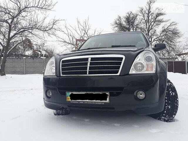 Чорний Cанг Йонг Rexton II, об'ємом двигуна 2.7 л та пробігом 130 тис. км за 8500 $, фото 1 на Automoto.ua