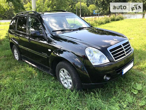 Чорний Cанг Йонг Rexton II, об'ємом двигуна 0 л та пробігом 131 тис. км за 11300 $, фото 1 на Automoto.ua