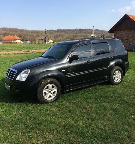 Чорний Cанг Йонг Rexton II, об'ємом двигуна 2.7 л та пробігом 170 тис. км за 10300 $, фото 1 на Automoto.ua