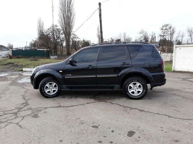 Чорний Cанг Йонг Rexton II, об'ємом двигуна 2.7 л та пробігом 125 тис. км за 10500 $, фото 1 на Automoto.ua