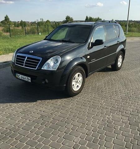 Чорний Cанг Йонг Rexton II, об'ємом двигуна 2.7 л та пробігом 142 тис. км за 10300 $, фото 1 на Automoto.ua