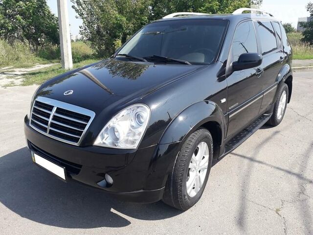 Чорний Cанг Йонг Rexton II, об'ємом двигуна 2.7 л та пробігом 145 тис. км за 15999 $, фото 1 на Automoto.ua