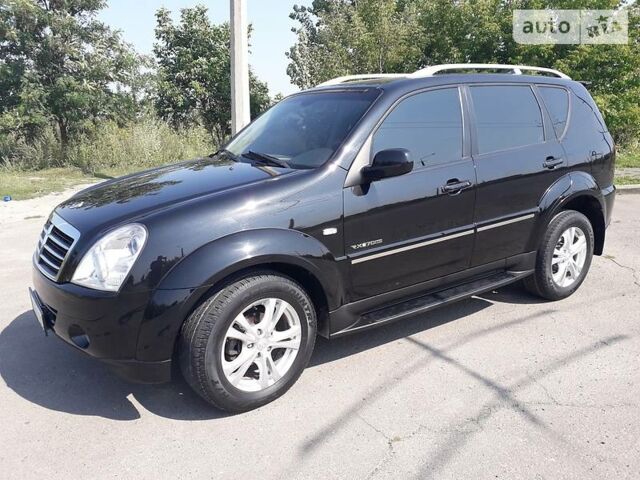 Чорний Cанг Йонг Rexton II, об'ємом двигуна 2.7 л та пробігом 143 тис. км за 16500 $, фото 1 на Automoto.ua