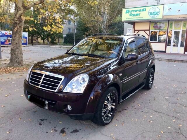 Коричневий Cанг Йонг Rexton II, об'ємом двигуна 2.7 л та пробігом 120 тис. км за 11500 $, фото 1 на Automoto.ua