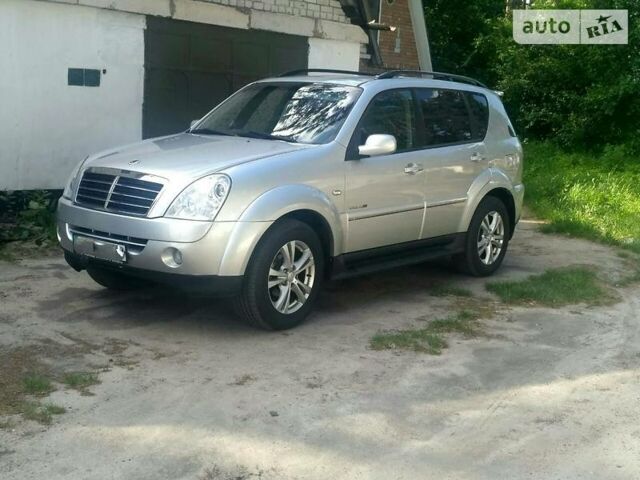 Сірий Cанг Йонг Rexton II, об'ємом двигуна 2.7 л та пробігом 109 тис. км за 10700 $, фото 1 на Automoto.ua