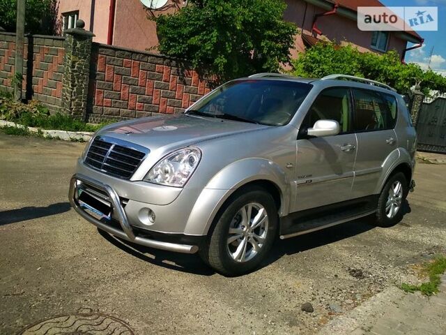 Сірий Cанг Йонг Rexton II, об'ємом двигуна 2.7 л та пробігом 106 тис. км за 11999 $, фото 1 на Automoto.ua